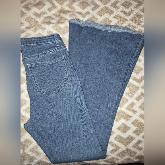 Womans Size 4 Shein Flared Jeans - Picture 2 of 6
